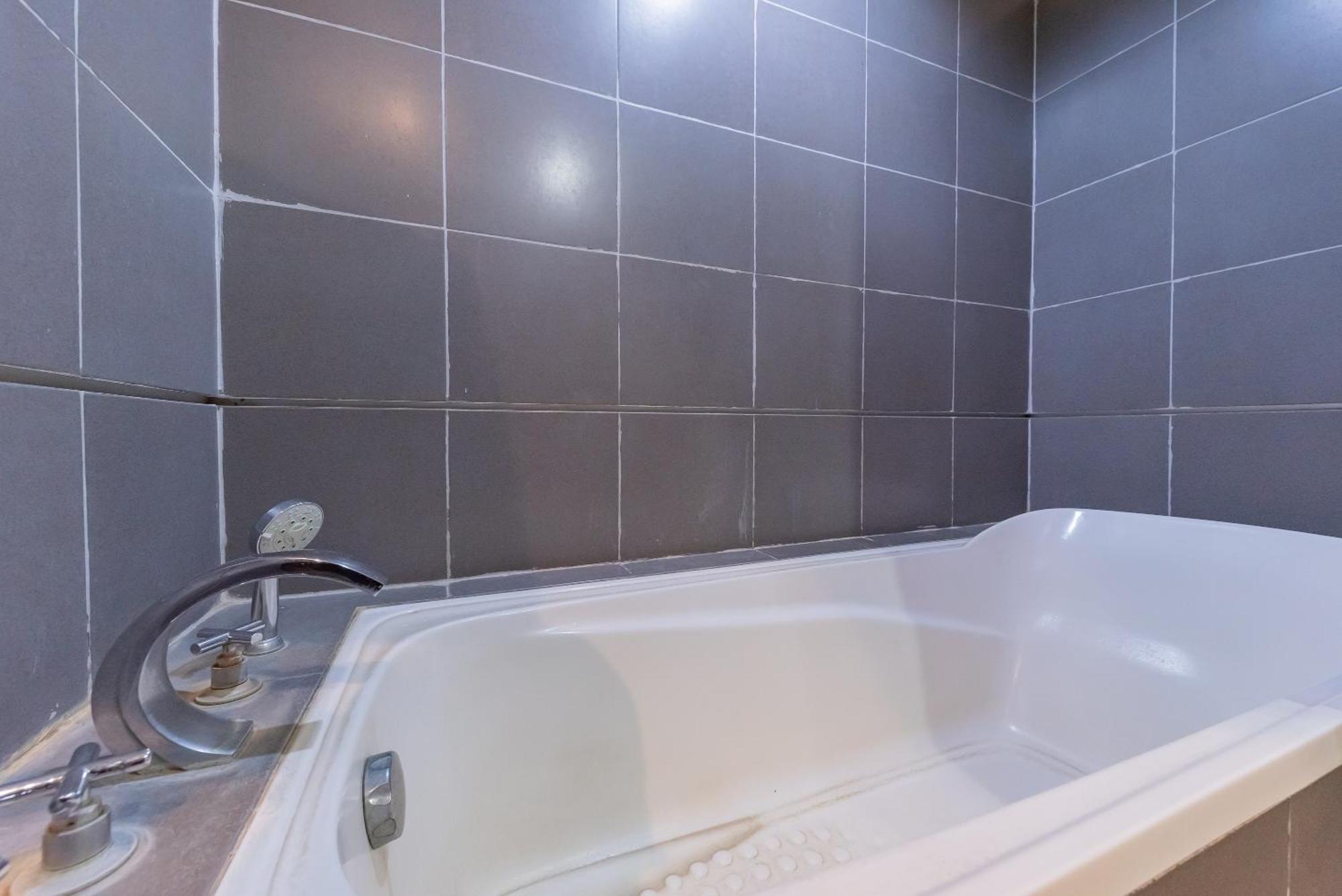 Reddoorz Premium Near Paris Van Java Mall บันดุง ภายนอก รูปภาพ