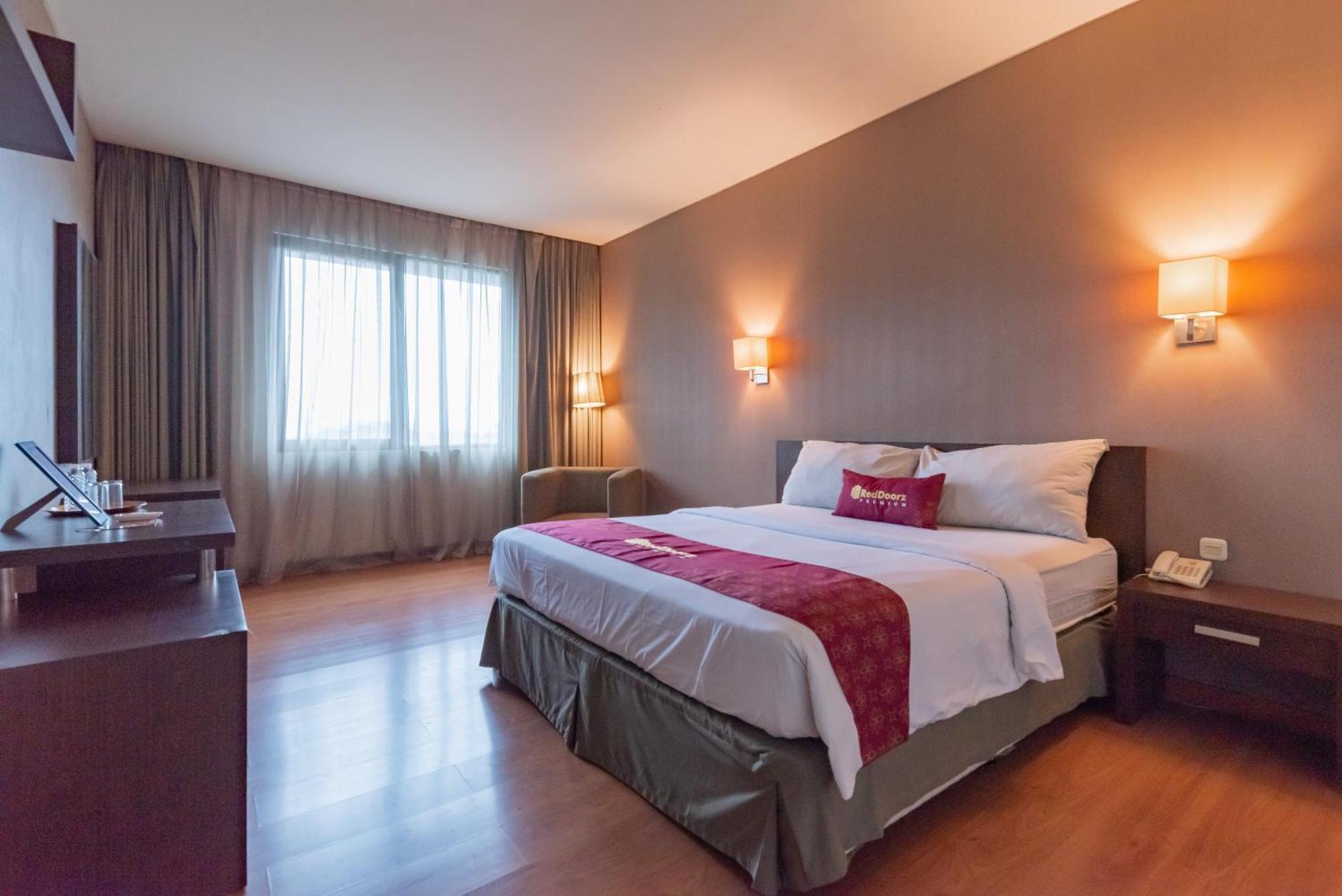 Reddoorz Premium Near Paris Van Java Mall บันดุง ภายนอก รูปภาพ