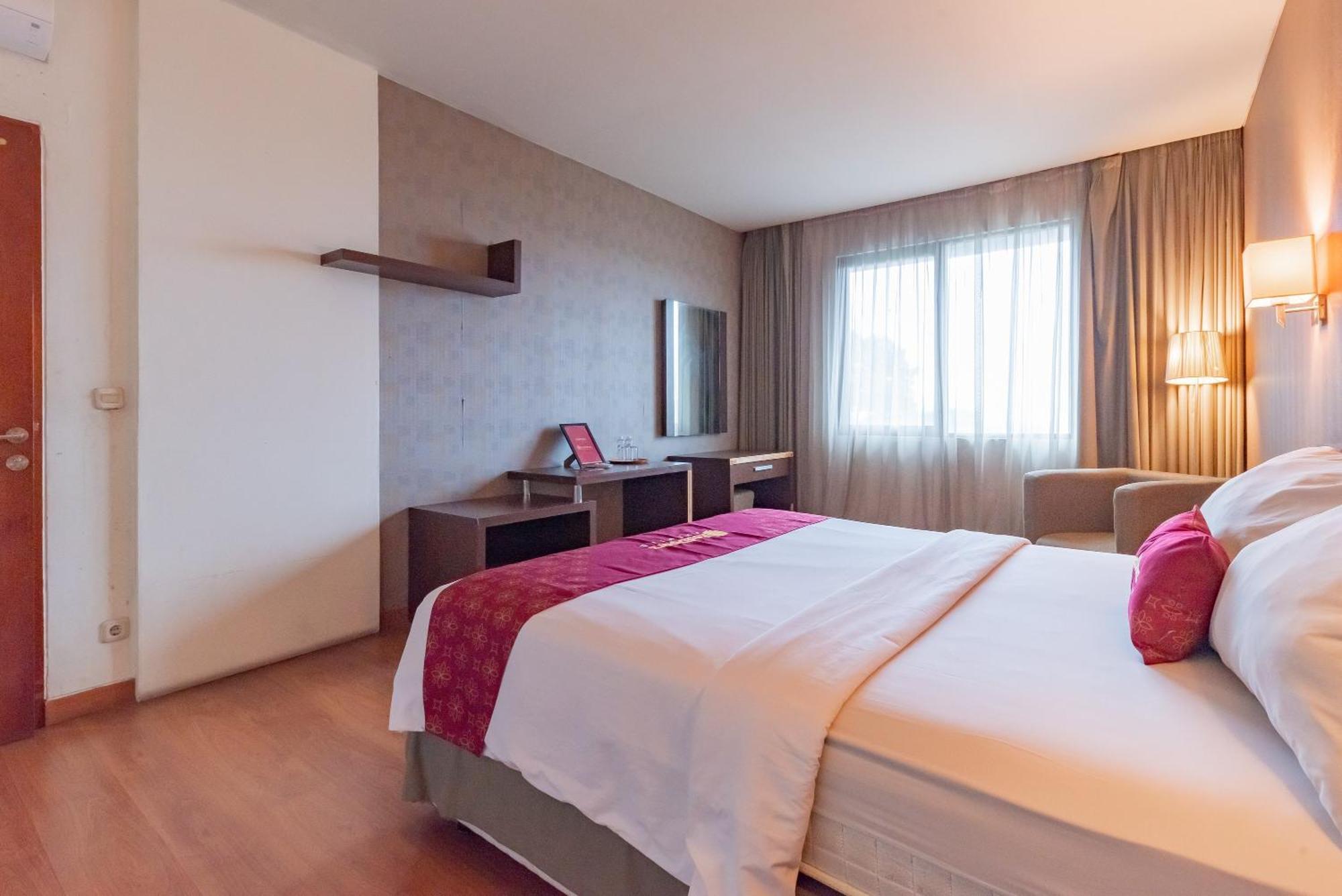 Reddoorz Premium Near Paris Van Java Mall บันดุง ภายนอก รูปภาพ