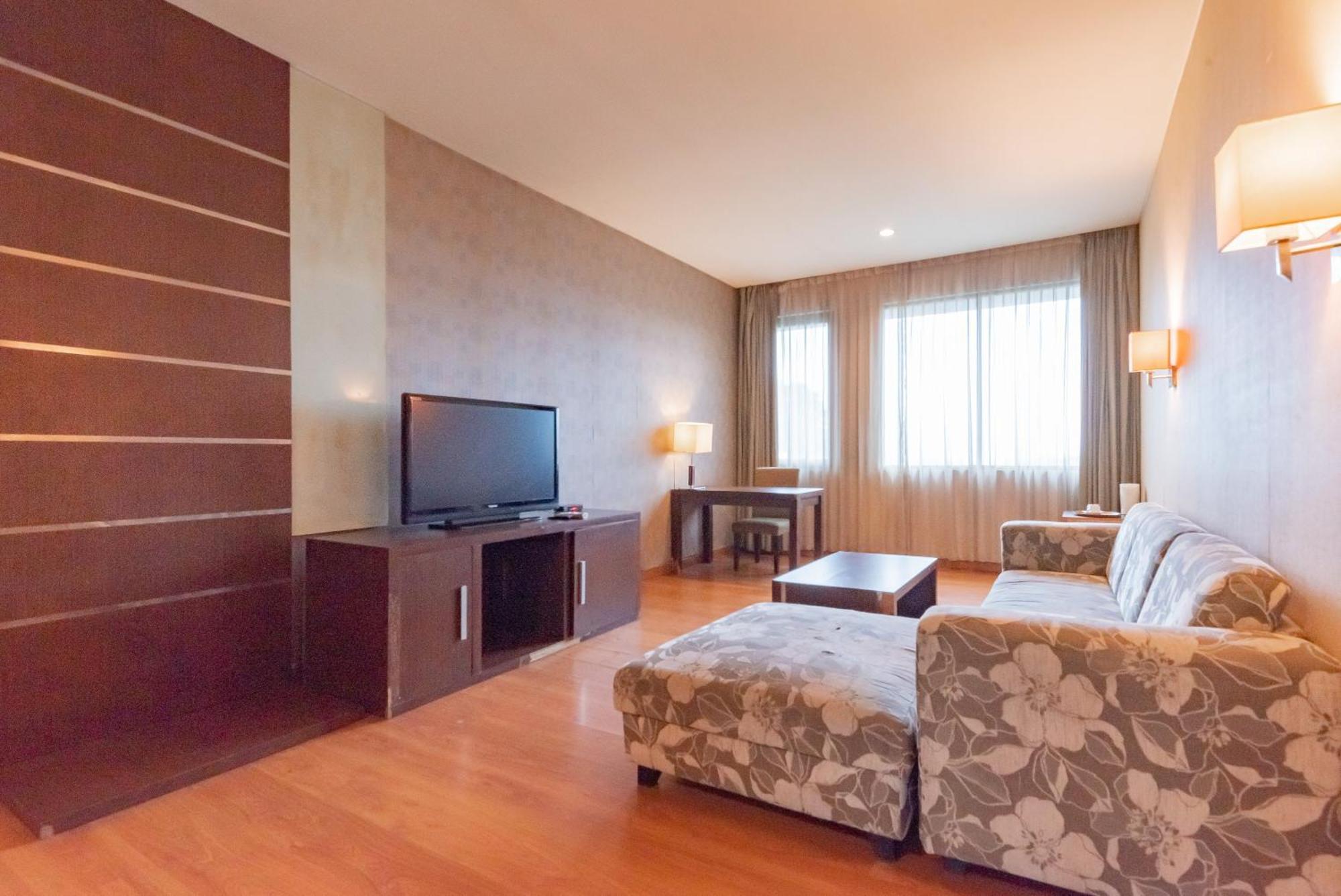 Reddoorz Premium Near Paris Van Java Mall บันดุง ภายนอก รูปภาพ